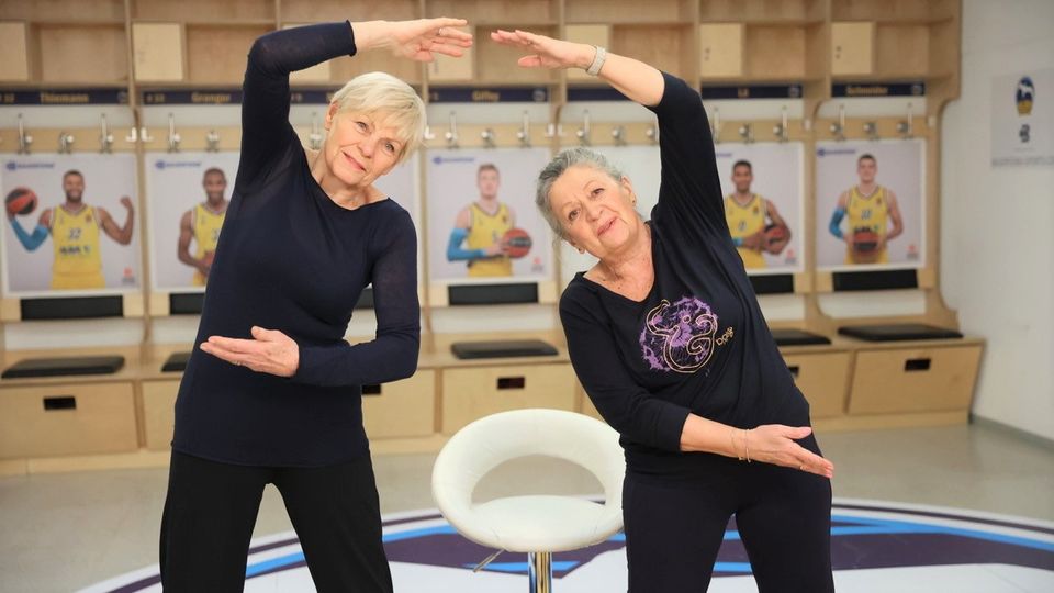 Ein gesunder Rücken: YouTube-Premiere von „Sport macht Spaß“ für Senior*innen