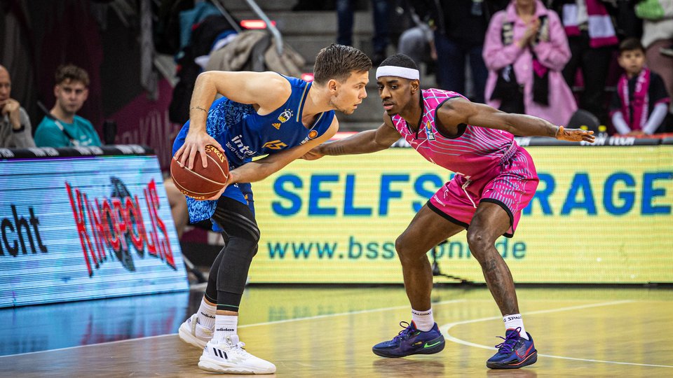 Gelungener Abschluss der BBL-Hinrunde: ALBA schlägt die Telekom Baskets Bonn