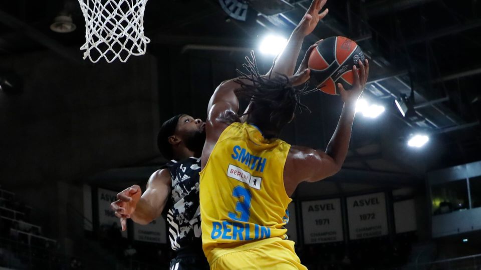 Entscheidung in letzter Sekunde! Smith blockt ALBA zum Sieg in Villeurbanne