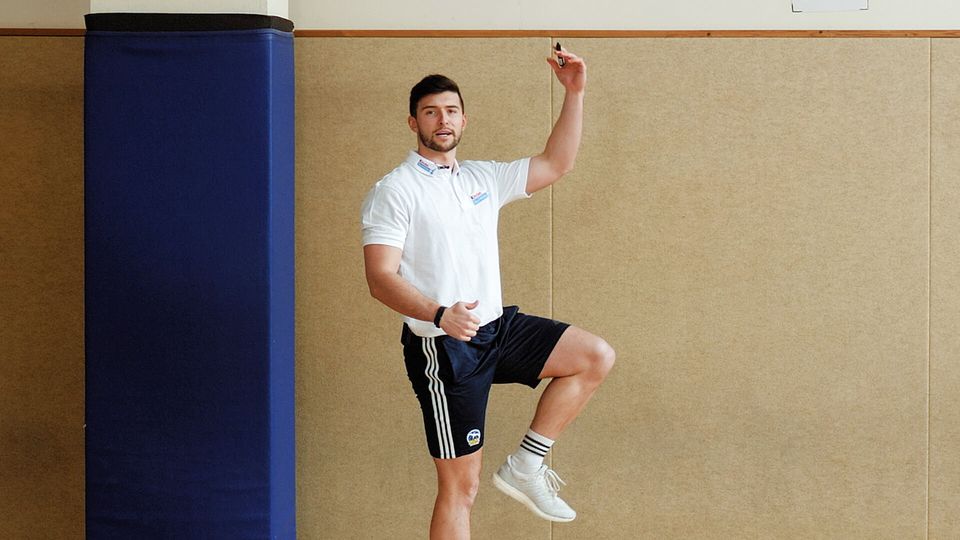 Zwei-Kontakt-Korbleger | Home-Tutorials mit der Basketball Academy by kinder Joy of Moving