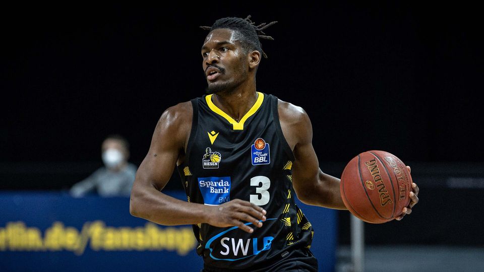 MVP Jaleen Smith erhält Dreijahresvertrag und komplettiert den ALBA-Kader