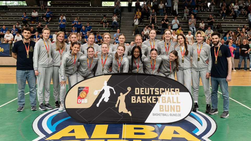 Platz 4 für ALBA beim wU16-TOP8 in Berlin / Citybasket Recklinghausen holt Meistertitel