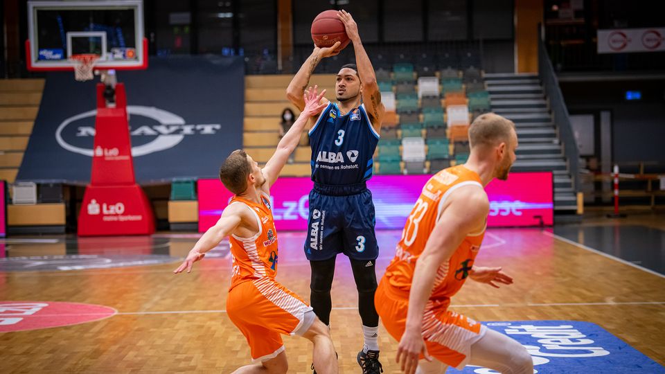 ALBA bleibt in der Crunchtime cool: 82:81-Sieg in Vechta