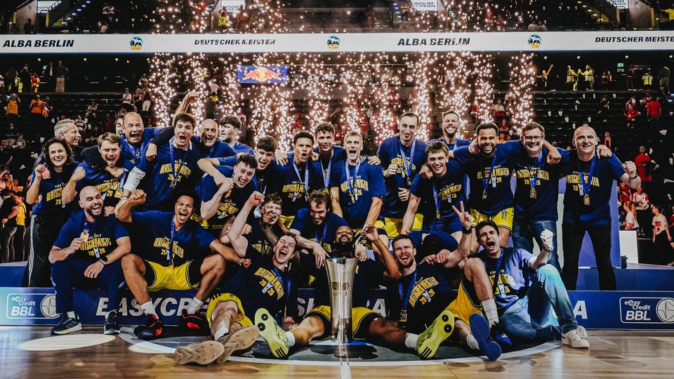ALBA gewinnt Spiel fünf in München und holt den zwölften Meistertitel der Vereinsgeschichte