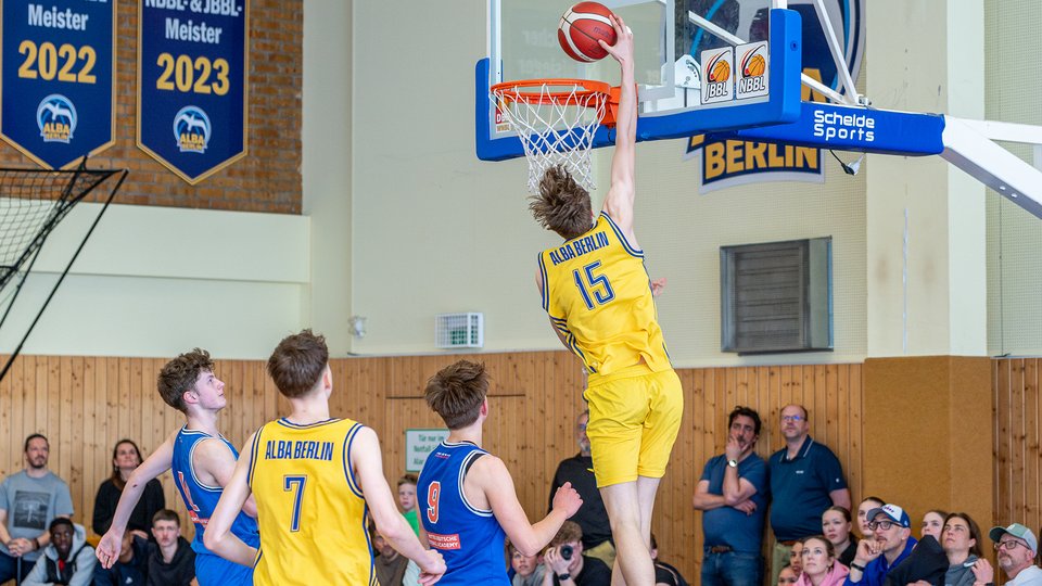 Playoff-Time: JBBL-Team zieht ins Viertelfinale ein / Auftakt-Niederlagen in der WNBL, NBBL und ProB 