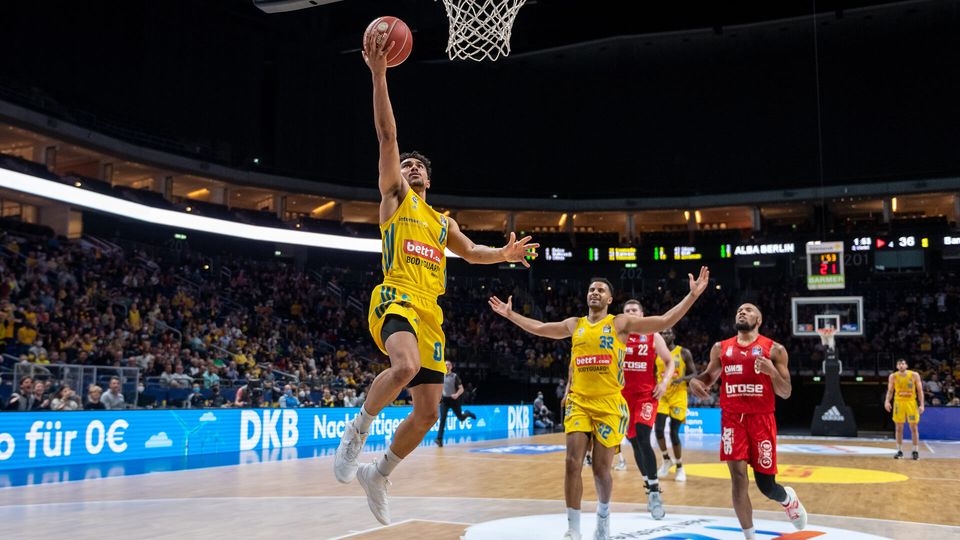 Playoff-Start mit Offensiv-Feuerwerk: ALBA macht 114 Punkte und geht 1:0 in Führung
