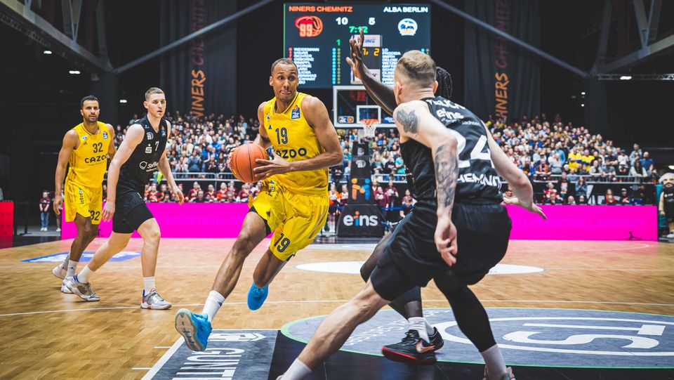 Schwieriges Spiel in Chemnitz: ALBA gewinnt achte BBL-Partie in Folge