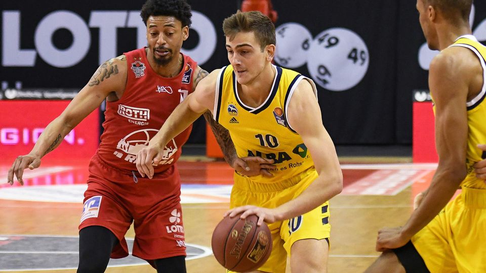 Starke Crunchtime führt ALBA zum Sieg in Gießen