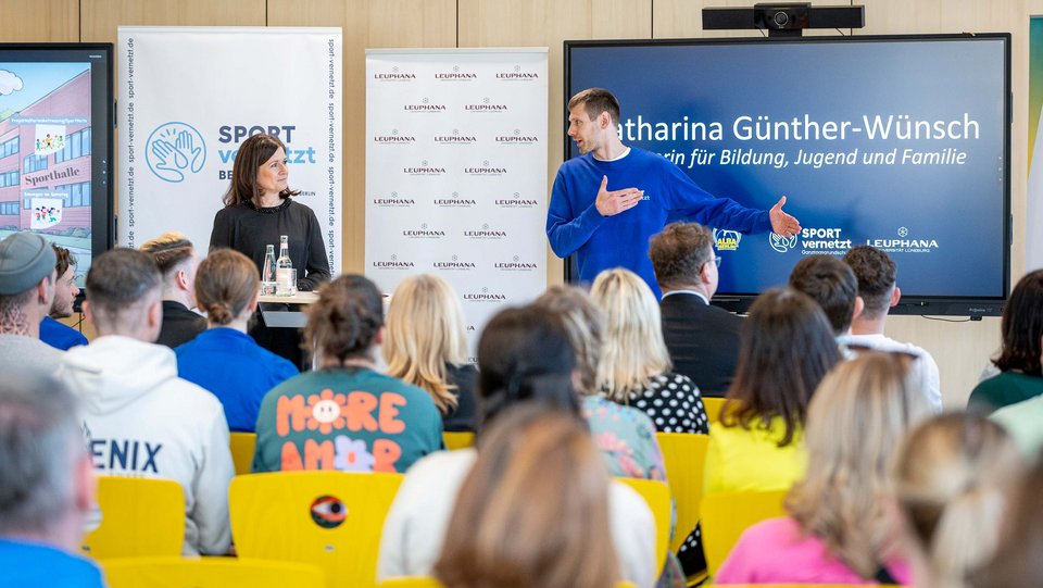 SPORT VERNETZT Ganztag: ALBAs Initiative bringt 14 Modellschulen aus ganz Deutschland in Berlin zusammen