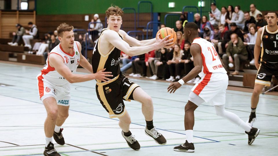 LOK Bernau erkämpft mit Sieg in Hamburg Entscheidungsspiel um den Klassenerhalt