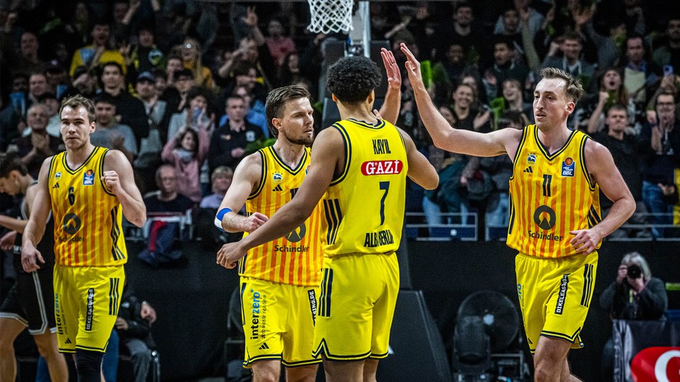 Aufregender Abschluss der Hinrunde: ALBA besiegt Bamberg nach Verlängerung