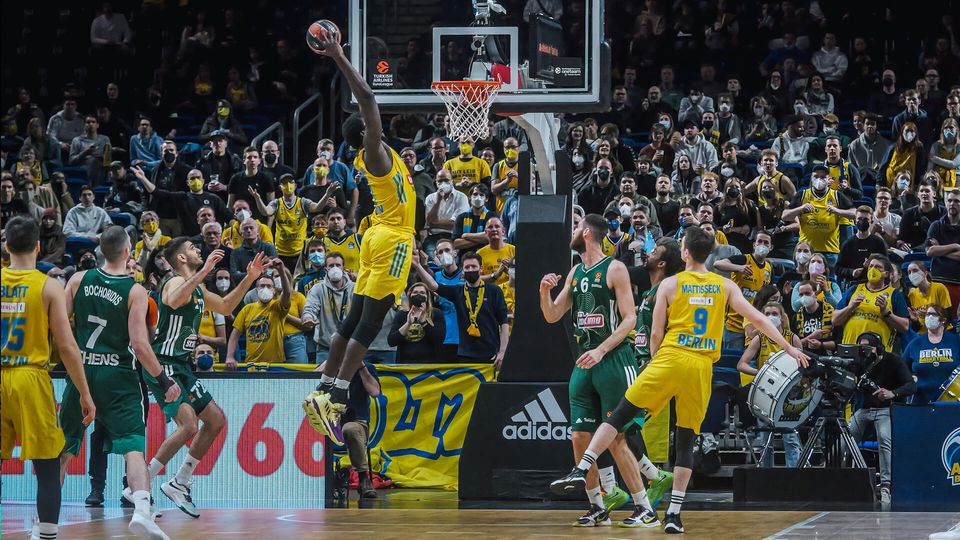 ALBA besiegt Panathinaikos und zeigt tollen Basketball im letzten EuroLeague-Heimspiel