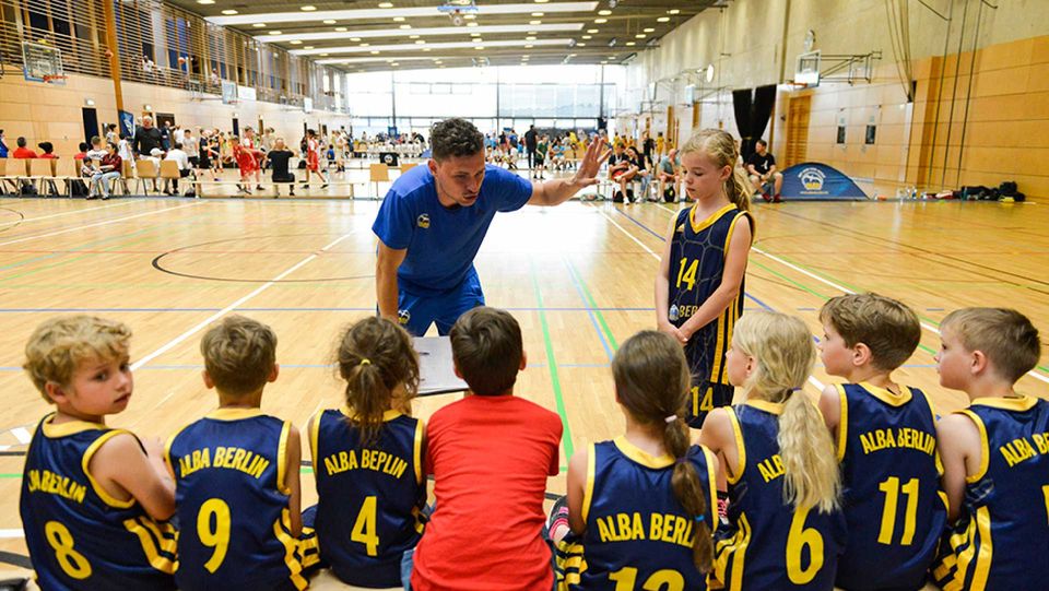 Aus Berlin ins ganze Land: So läuft ALBAs neue Initiative SPORT VERNETZT