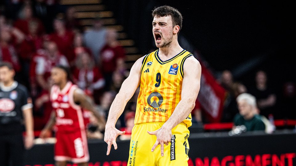 Kapitän Jonas Mattisseck führt ALBA zum Sieg in Bamberg