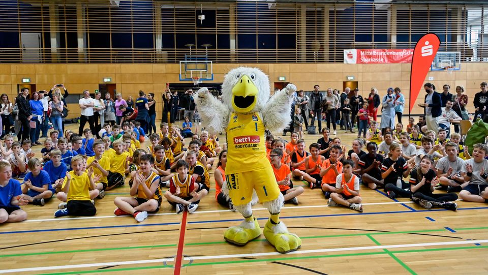 ALBA und MBS stärken den Basketball in Brandenburg: MBS Basketball Schulcup 2023 startet in Nauen