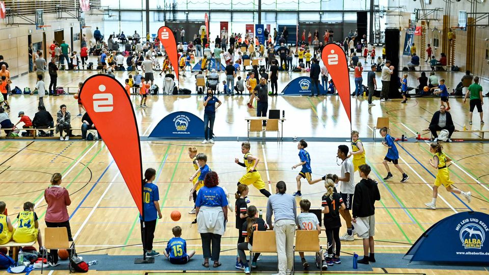 MBS Basketball Schulcup 2023: ALBA und MBS ermitteln Brandenburgs beste Schulteams beim Finalturnier in der Max-Schmeling-Halle