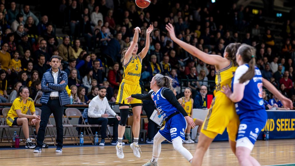 Auswärts beim GISA LIONS MBC: ALBAs DBBL-Jahr 2024 startet in Halle
