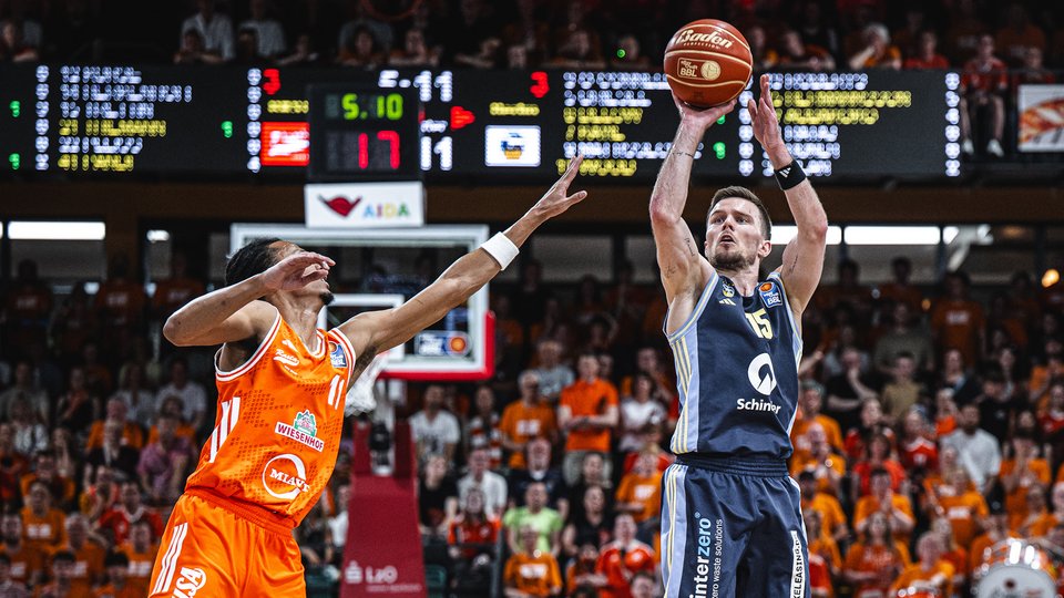 ALBA gleicht Serie gegen Vechta aus / Chance auf Halbfinal-Einzug am Mittwoch in der Uber Arena