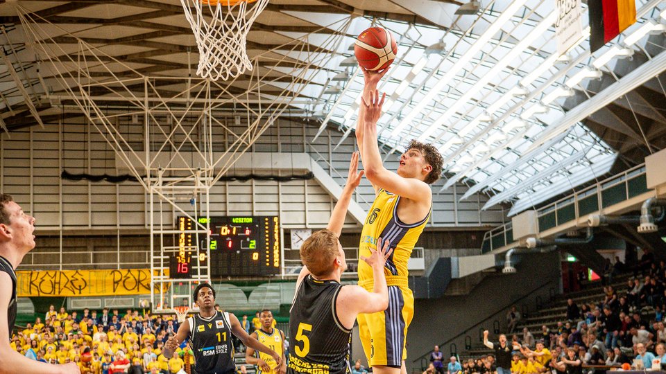 RSM Ebner Stolz Jugend-TOP4 in Berlin: ALBAs JBBL-Team spielt Sonntag um die Meisterschaft / WNBL- und NBBL-Saison endet im Halbfinale
