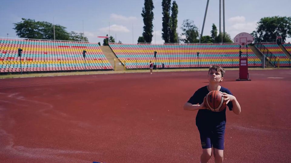 Around the World | Outdoor-Tutorials mit der Basketball Academy by kinder Joy of Moving