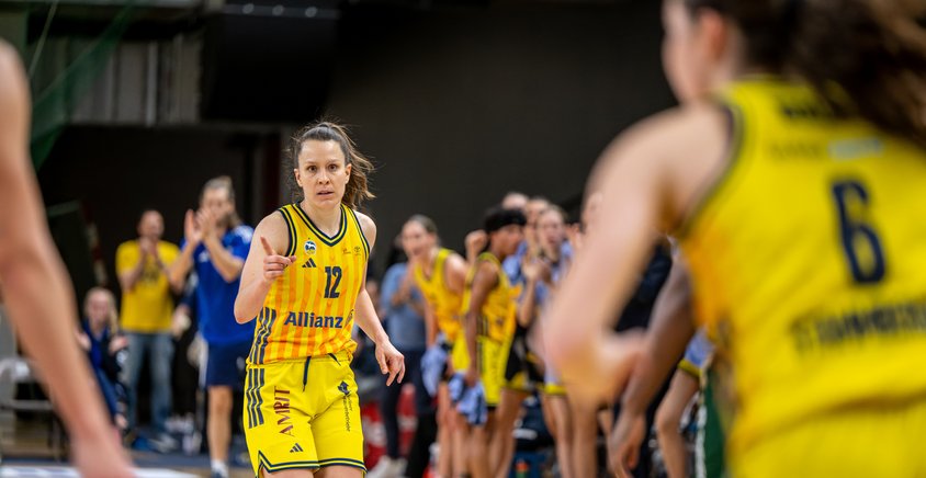 Kapitänin und Pokal-MVP Lena Gohlisch verlängert ihren Vertrag bei ALBA um ein weiteres Jahr