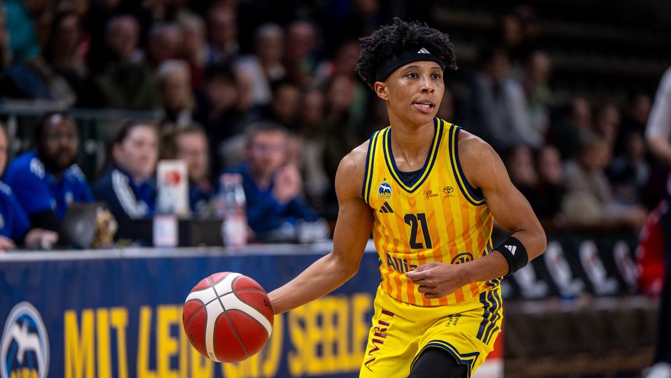 Fünfte Saison in Berlin: Deeshyra Thomas verlängert bei ALBA