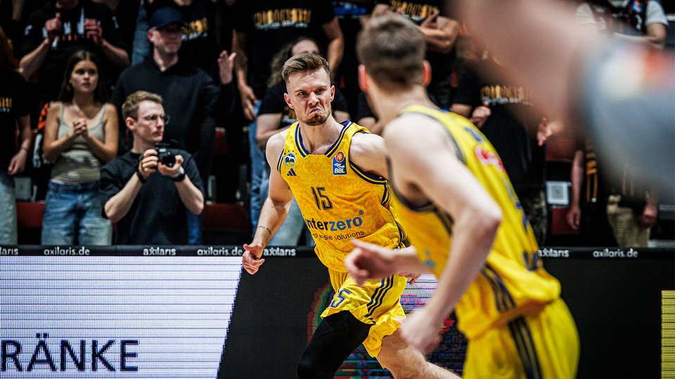 Spiel Fünf erkämpft! ALBA gewinnt in Chemnitz und spielt am Donnerstag in der Uber Arena um das Finale