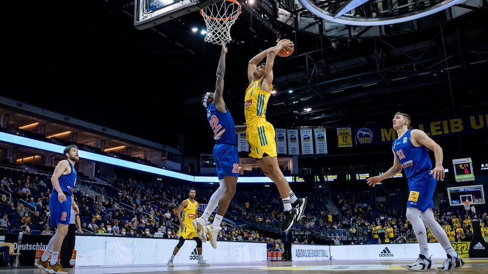 92:72-Heimsieg: ALBA treffsicher und souverän gegen den MBC