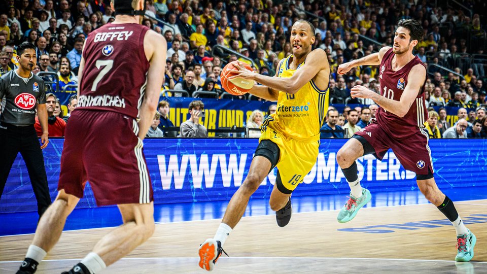 ALBA unterliegt knapp im dritten Playoff-Finalspiel gegen Bayern / Do-or-Die-Spiel am Freitag in der Uber Arena