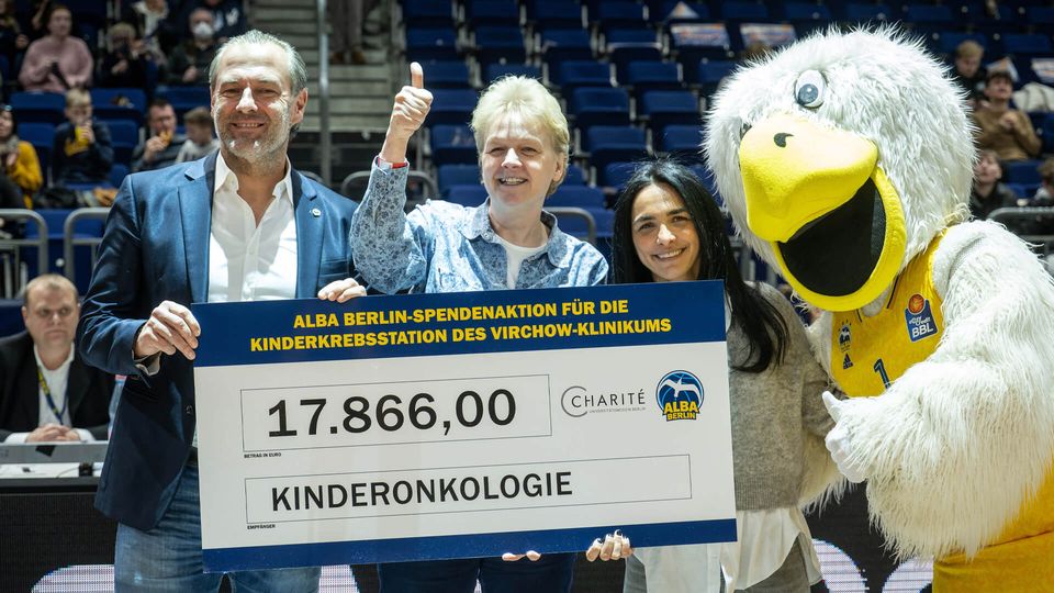 Symbolische Spendenübergabe: 17.866 Euro für die Kinderkrebsstation des Virchow-Klinikums