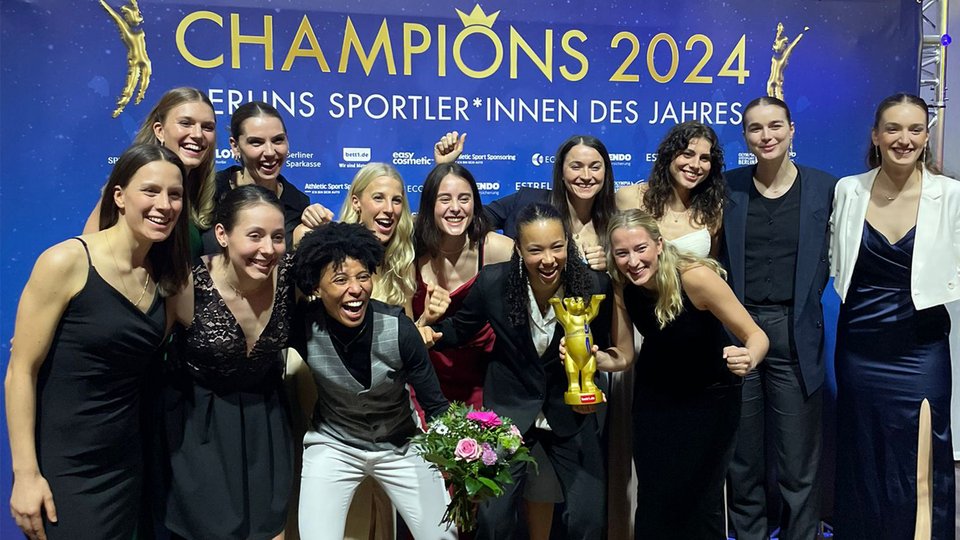Frauenteam des Jahres! ALBAs Deutsche Meisterinnen gewinnen Berliner Sportler:innenwahl 2024