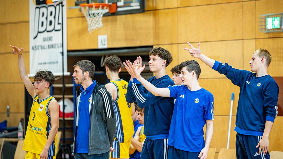 Christmas-Roundup: NBBL- und JBBL-Teams bescheren sich selbst / LOK BERNAU verliert trotz Zuschauerrekord