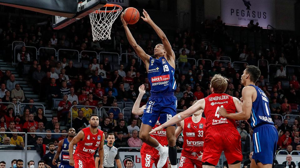 ALBA knackt die 100-Punkte-Marke und siegt in Bamberg