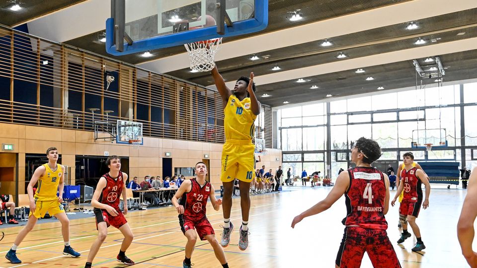 ALBA erreicht NBBL-Top-Four und feiert den Gewinn der Norddeutschen Meisterschaft / LOK BERNAU holt wichtigen Sieg in den Playdowns