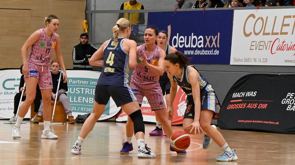 Crunchtime-Krimi im Verfolgerinnenduell: ALBA unterliegt Saarlouis erneut knapp mit 62:64