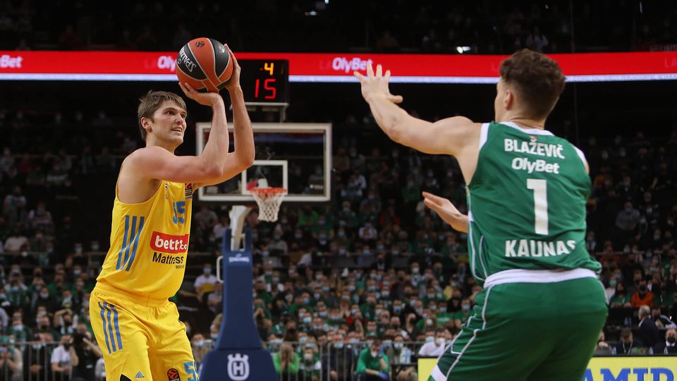 Erstmalig mit komplettem Kader: ALBA siegt beim Comeback von Ben Lammers in Kaunas