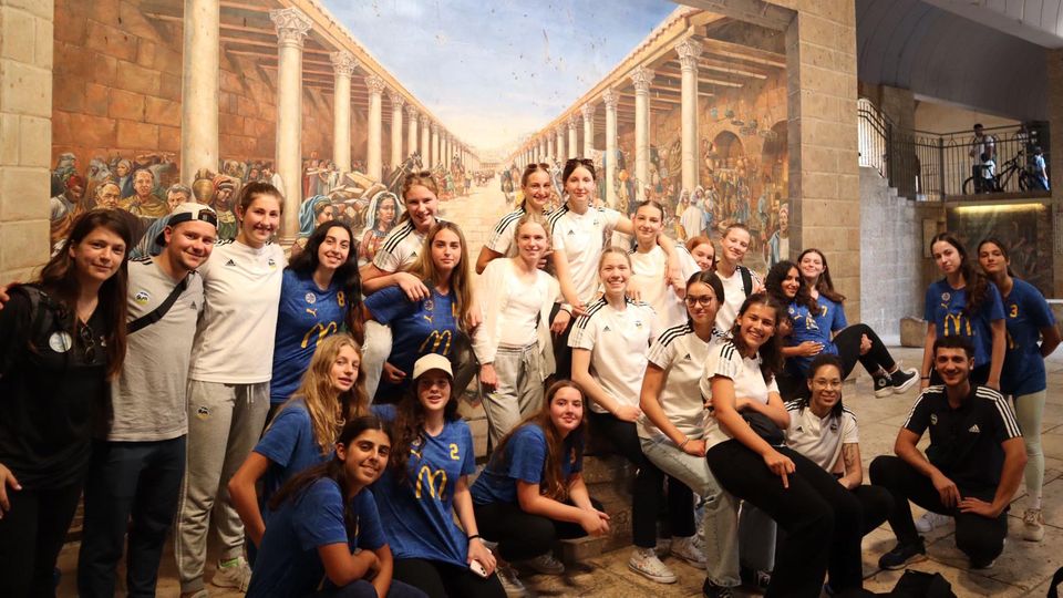Sport- und Kulturaustausch: ALBAs wU15 und wU16 zu Gast bei Maccabi Tel Aviv