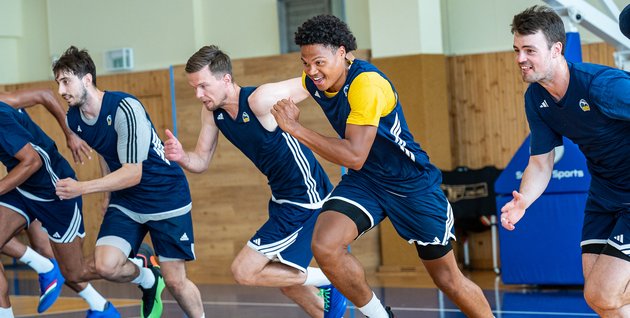 Es geht wieder los: Deutsche Meister ins Teamtraining gestartet