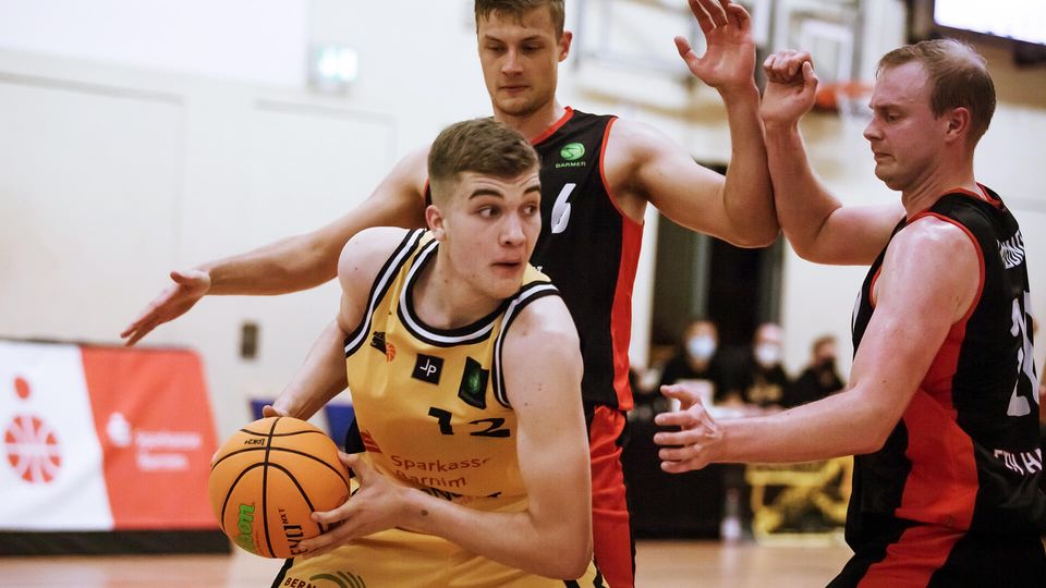 Rikus Schulte führt Bernau zum ersten Saisonsieg / Erfolgreiches Wochenende in der NBBL und JBBL