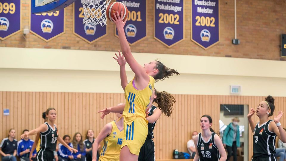 Erfolgreicher Saisonauftakt für ALBAs WNBL-Team / Siege auch in der NBBL und JBBL