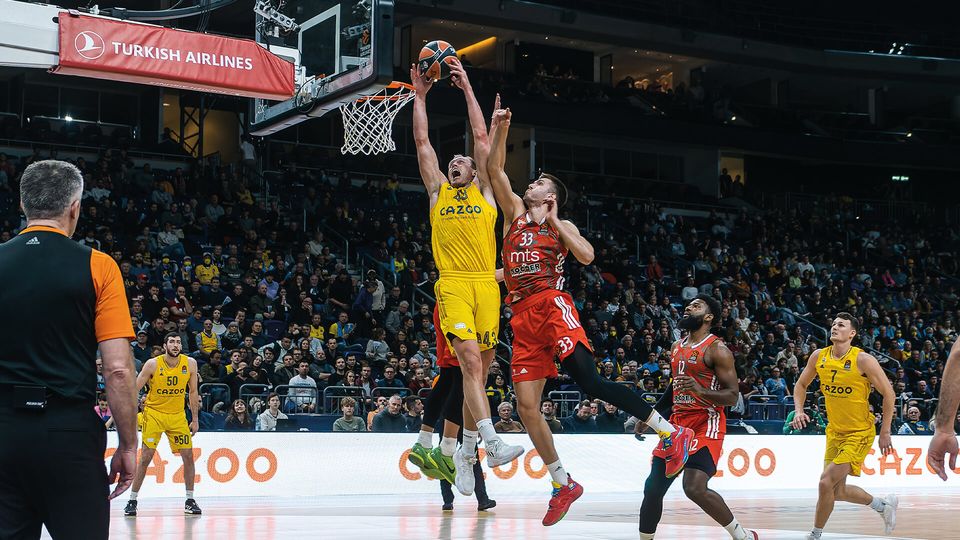 "Move des Monats", präsentiert von der DKB: Lammers blockt sich vor Sikmas und Koumadjes Alley-Oops