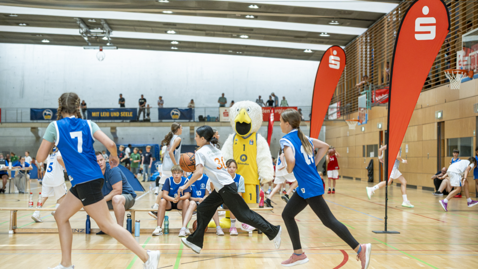 Nachholveranstaltung wegen Hitzeverlegung: Das große Finale um den MBS Basketball Schulcup 2026 findet am Samstag in der Max-Schmeling-Halle statt!
