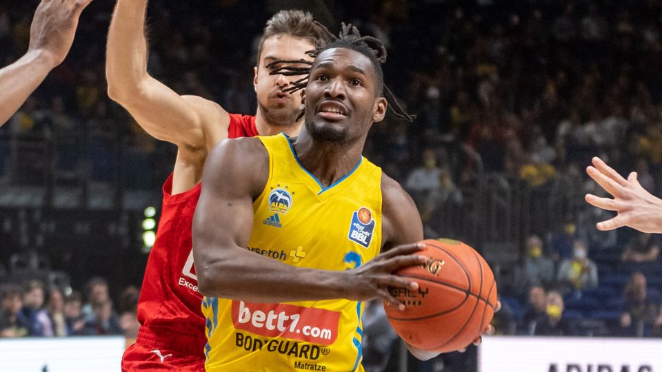 ALBA besiegt Bamberg deutlich und holt siebten Erfolg in Serie